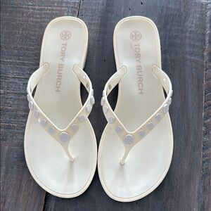 Tory Burch Cream Sandals with Elegant V-Straps